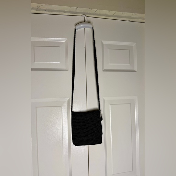 THE SAK black crossbody Crochet Knit Small Shoulder Bag Purse Zip Closure - Picture 2 of 7